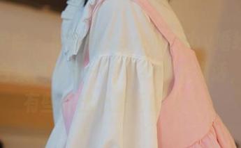 模范学院 – 柳侑绮Sevenbaby婚纱套图：这合集里的每一件婚纱都在说话，竟然有些道出心里话的感觉。