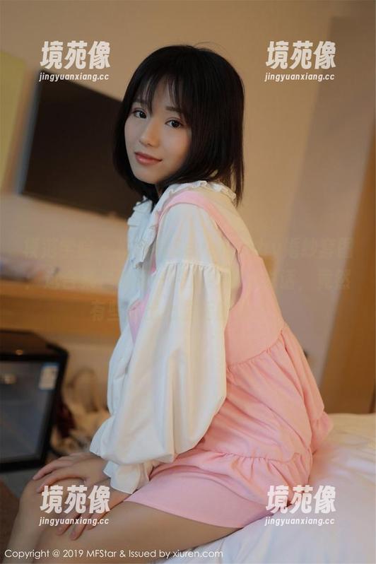 模范学院 - 柳侑绮Sevenbaby婚纱套图：这合集里的每一件婚纱都在说话，竟然有些道出心里话的感觉。