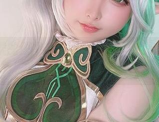 樱梨梨的原图新尝试，甘雨修女那种神秘感没话说