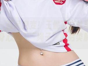 爱尤物 – 画风突变！王俪丁白丝写真图库，全身心投入“绳子”的另类解读。