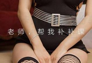 爱尤物 – 维妮卡姐姐有本事，分享的美图像是在挑战我的想象力，也三观的稳定性。