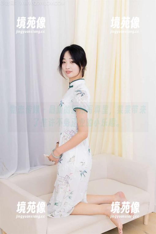 物恋传媒 - 最新的厨娘写真里，菜菜带来了些许不务正业的小乐趣。