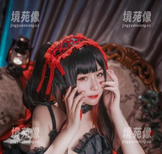 观看猫九酱化身万圣节女巫，我是不是要小心身后那只飞来的扫帚？
