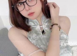每次翻看这张图片，眼酱大魔王w的美腿都在默默诉说：“我也想多被羡慕！”