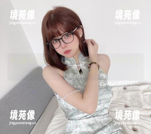 每次翻看这张图片，眼酱大魔王w的美腿都在默默诉说：“我也想多被羡慕！”