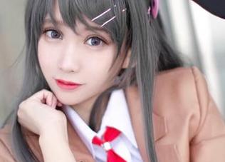 神探火狸狸的校园新作，cos模样让我伐木累了！