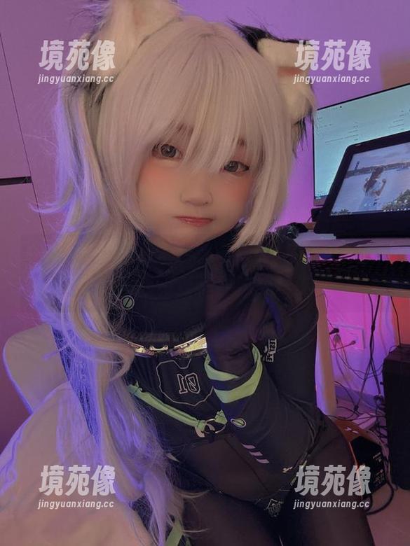 高清出击：神沢永莉套装cos，恍若看到了自己小时候的迷惑！