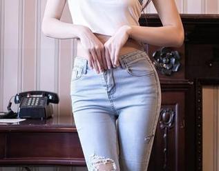 秀人网 – 最新的小Kiki修女图包，想问问这衣服是在哪里买的？哈哈，挺好奇！