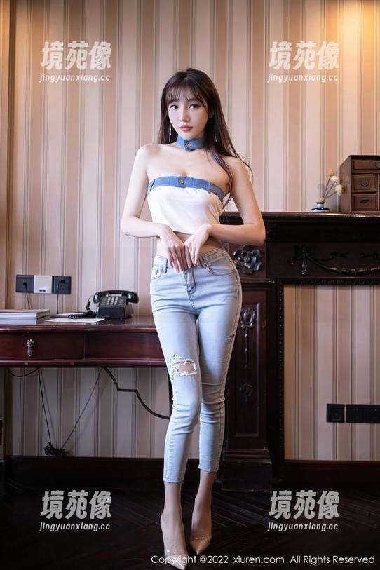 秀人网 - 最新的小Kiki修女图包，想问问这衣服是在哪里买的？哈哈，挺好奇！