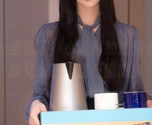 秀人网 – 坐稳了，小沫琳的比基尼套图更新又来了，别眨眼哦！