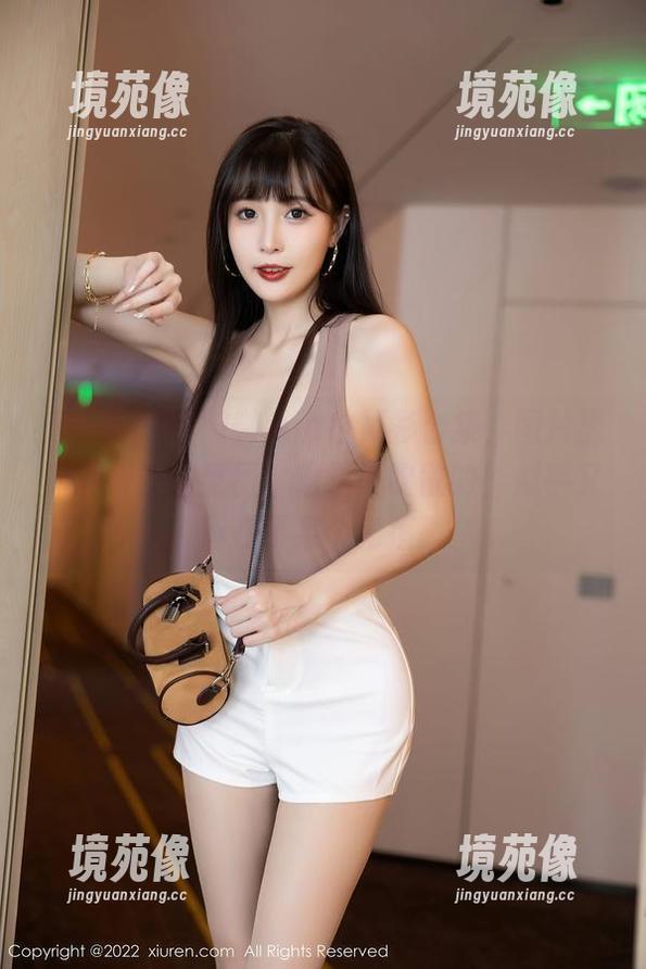 秀人网-徐微微mia 秀人网 - 徐微微mia白衬衫合集,图片里有种特别的氛围,像是风吹散的,似乎又留在了某个角落。