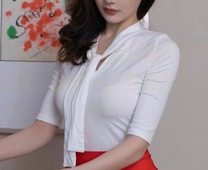 秀人网 – 星子柒kiki的最新写真集——羡慕她的长腿，随便一坐都是时尚大片的气场！