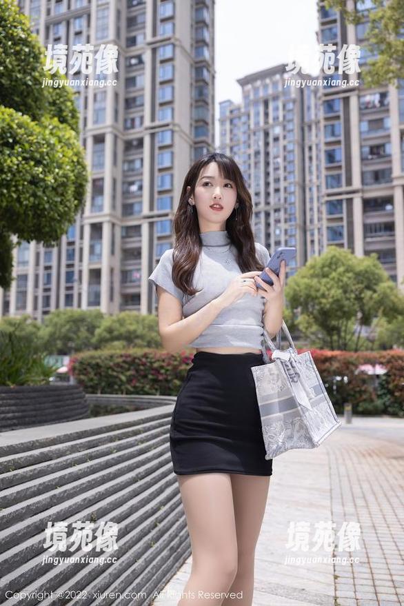 秀人网-白芷yy 秀人网 - 天台上的白芷yy:无圣光,套图直击灵魂。