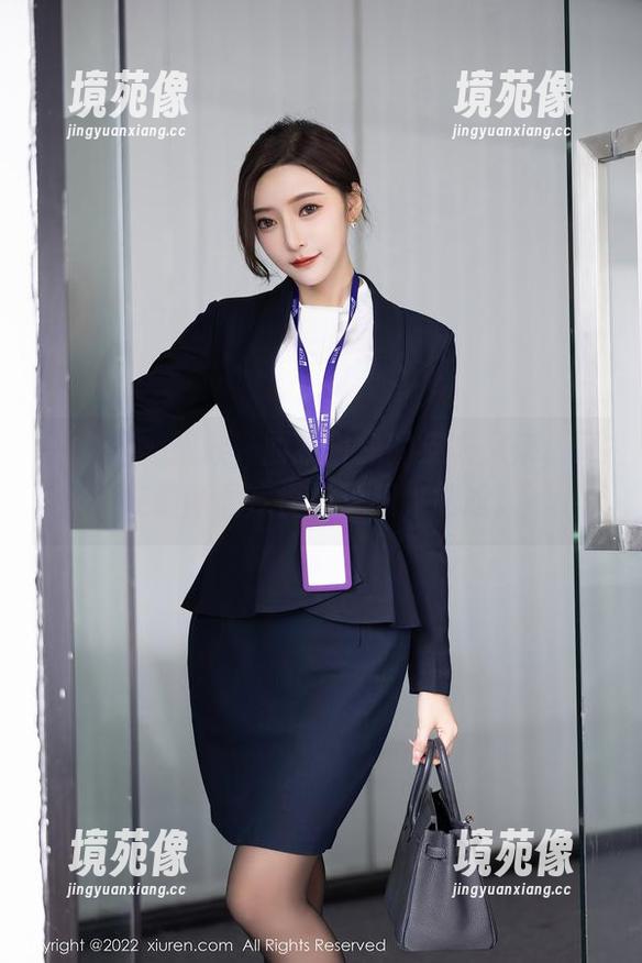 秀人网 - 抱歉，西希白兔的皮衣又来，又在最新图库里挑逗我，尴尬。