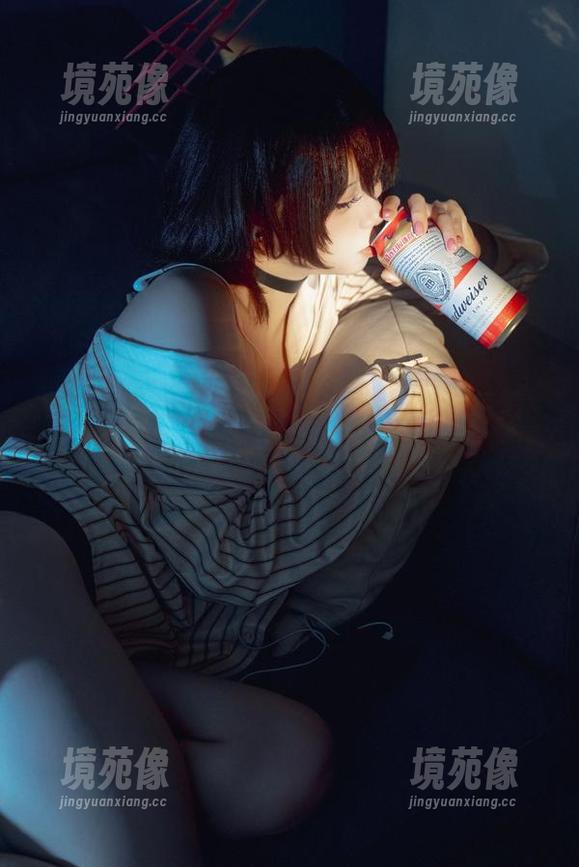 新鲜出炉的纸悦Etsu_ko套图，泳装美咲亮了我眼！