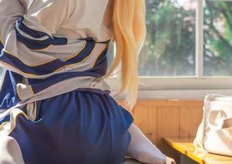操控粉色：纸悦Etsu_ko的套图，告诉你怎么把模糊也拍得不糟糕。