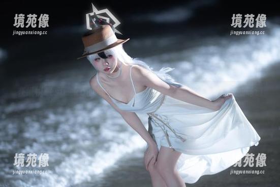在纸悦Etsu_ko的兔女郎套图里找到了些微妙的、暧昧的味道