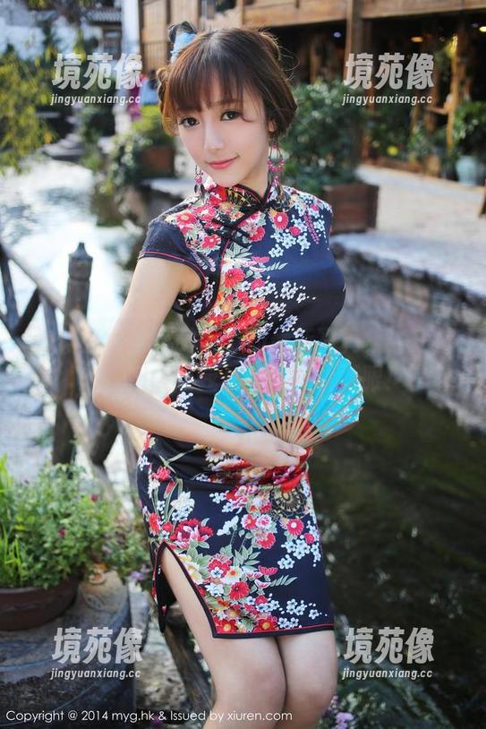 美媛馆-徐微微mia 美媛馆 - 徐微微mia的最新写真集:短裤的诱惑,让我忍不住多看两眼!