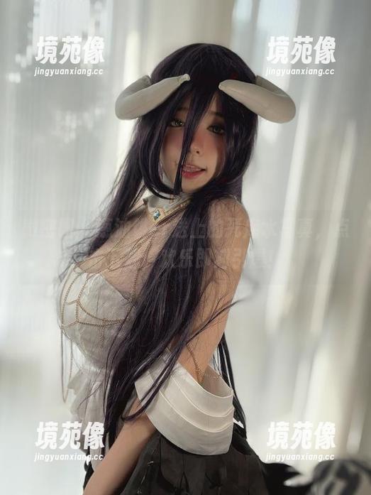微密圈 - 葱油饼er送上的死库水写真，点击下载，欢乐即刻引爆！