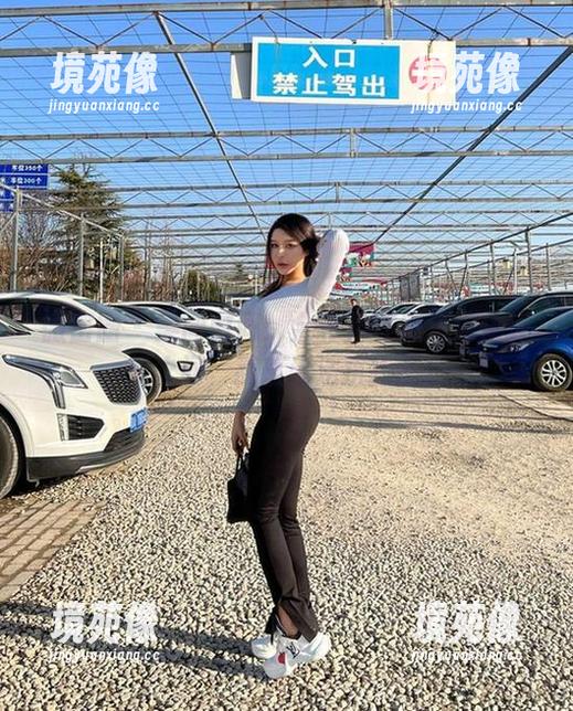 微密圈 - 美图时间：金希儿在黑色连体环扣之间，简直无法抗拒啊！