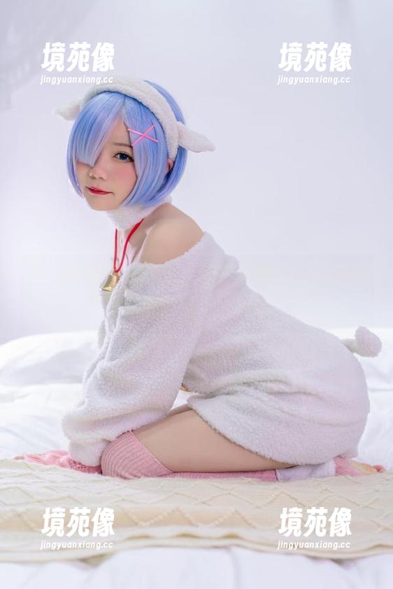 作为表情包生产线，铁打萌萌_moi的黑白写真集分享，太好玩了！