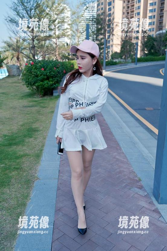 魔镜街拍全新上线，紧身瑜伽美女私房合集，别怕，我只是路过而已…屏幕不消失的吸引力。