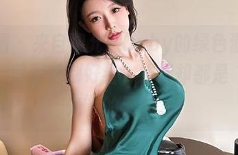 微密圈 – 来自黎允熙baby的绿色漏背裙合集，明明特别好看，结果却都是“无圣光”的无奈。